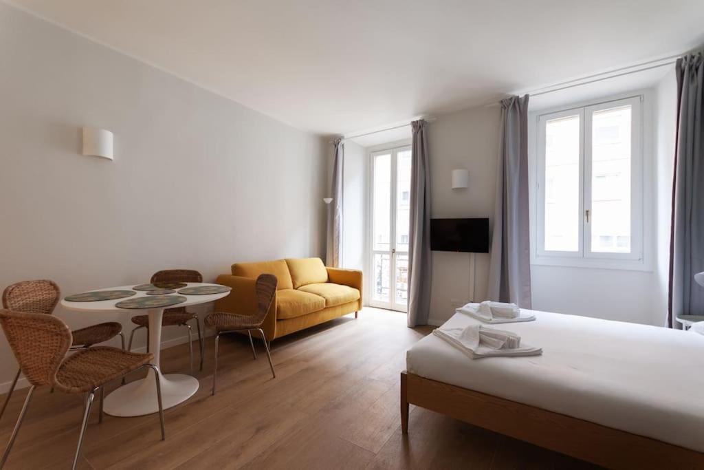 Youhosty - Ticinese Suite 1 Milano Exteriör bild