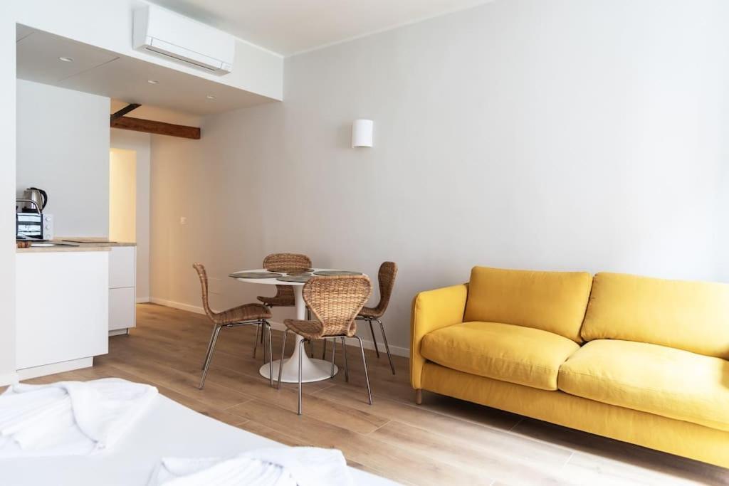 Youhosty - Ticinese Suite 1 Milano Exteriör bild