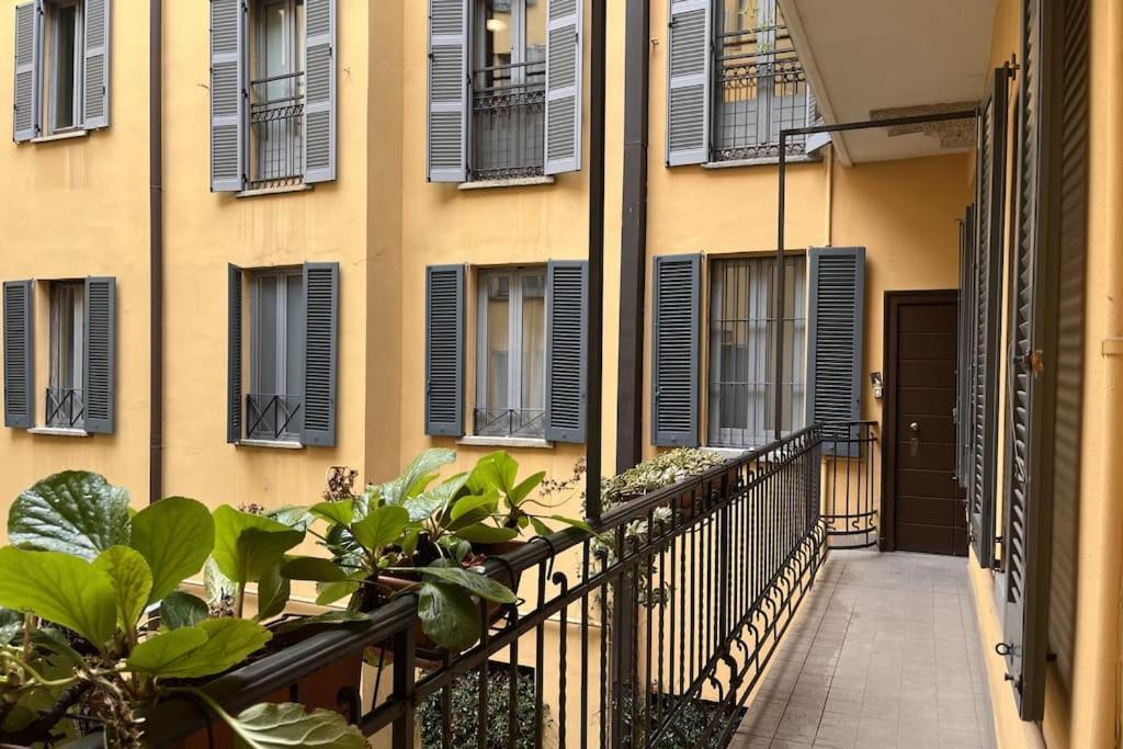 Youhosty - Ticinese Suite 1 Milano Exteriör bild